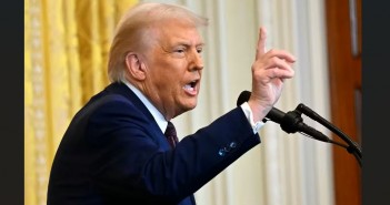 OS PRIMEIROS IMPACTOS DA GESTÃO TRUMP Imagem do WhatsApp de 2025-02-20 à(s) 09.01.41_6bdcdfbf